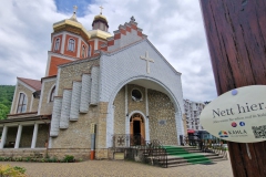 Ukraine, Yaremche / Karpaten - Kirche